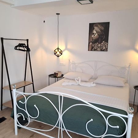 Studio Apartman Maris Apartamento Zadar Exterior foto